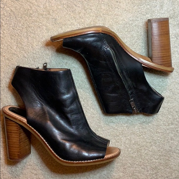 Madewell Shoes - Madewell peep-toe heels